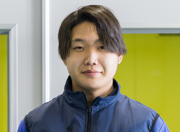 先輩社員の写真